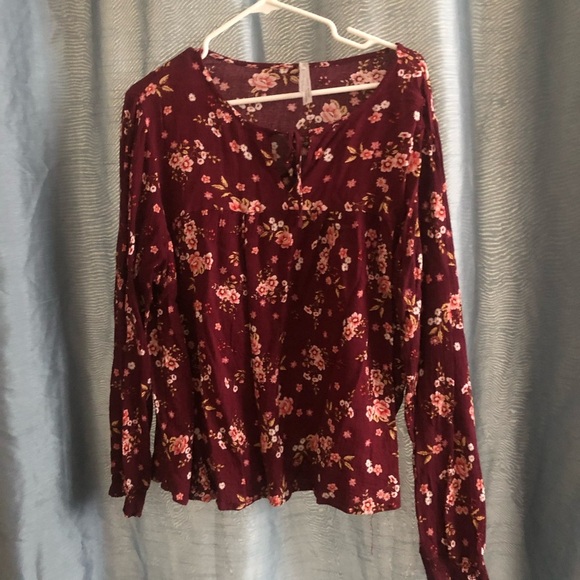 IB Diffusion 3 x burgundy With floral accents, blousey top- new or like new - Picture 4 of 7